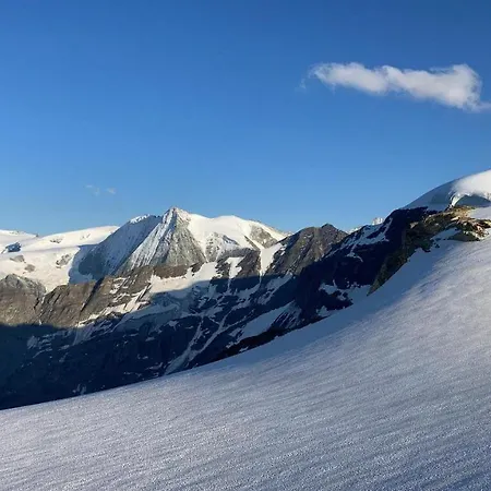 Hostel Grand-combin *